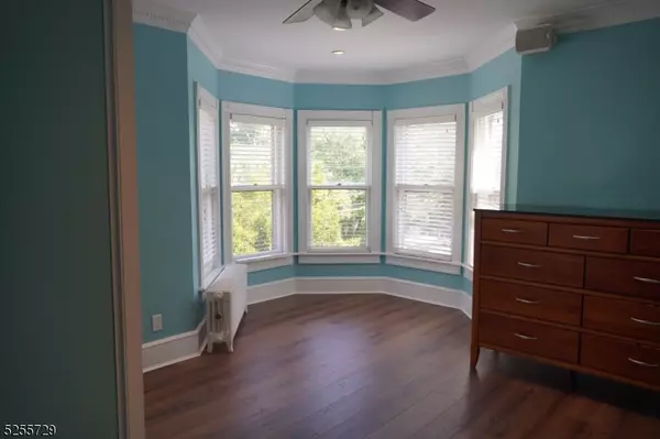 Newton Town, NJ 07860,96 High St