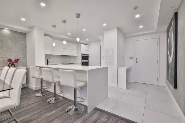 Toronto C07, ON M2R 3V8,10 Torresdale AVE #801