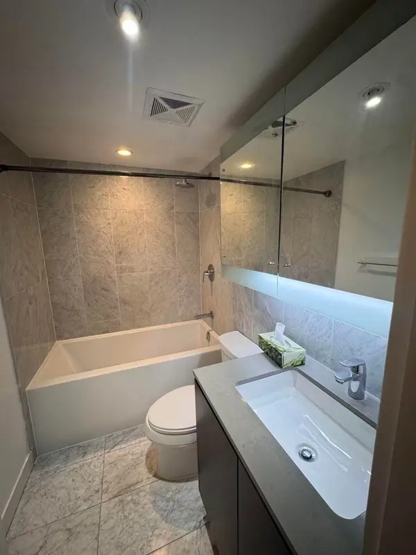 Toronto C01, ON M5V 0J2,70 Queens Wharf RD #2712