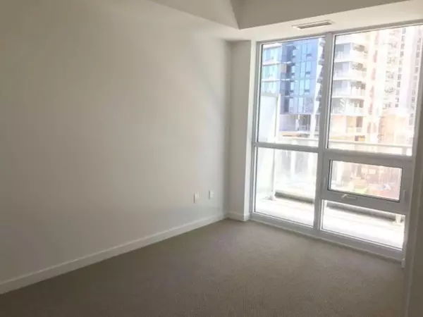 Toronto C15, ON M2J 0E2,52 Forest Manor RD #612