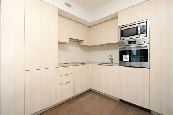 Toronto C01, ON M4Y 1E8,11 Wellesley ST W #1011