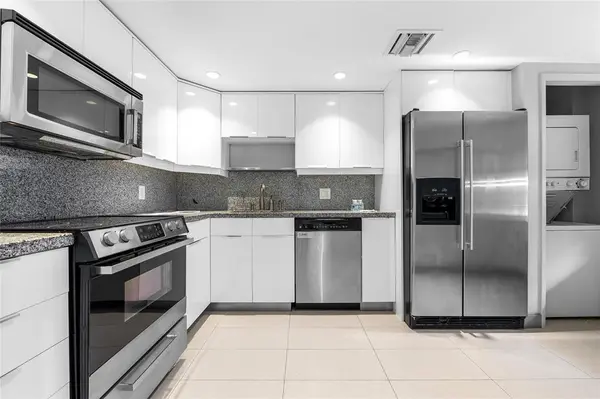 Pompano Beach, FL 33069,535 Oaks Dr #508