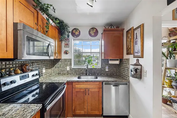 Lighthouse Point, FL 33064,2050 NE 39th Street #N202