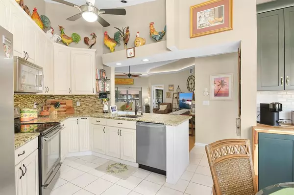 Stuart, FL 34997,6040 SE Martinique Dr #201