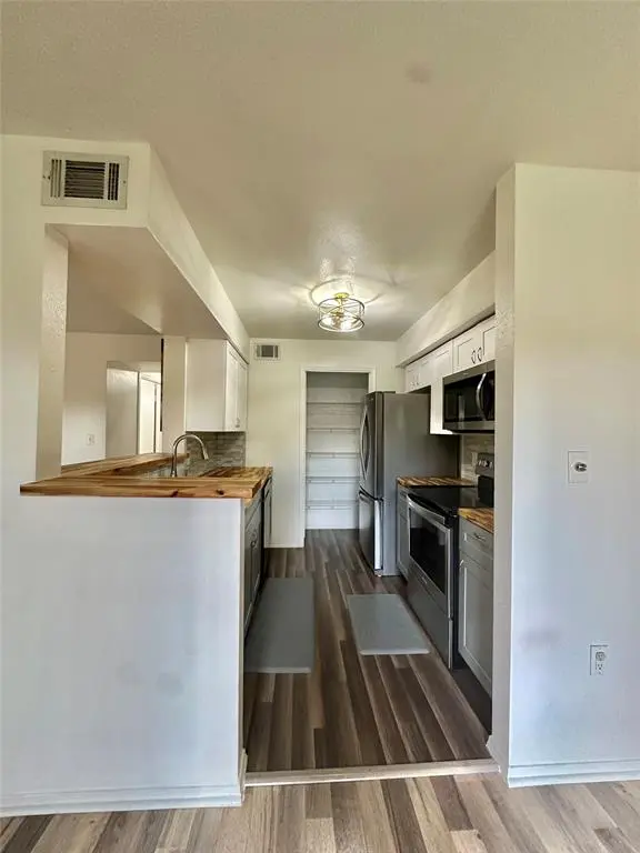 Oakland Park, FL 33309,2371 NW 33rd St #710