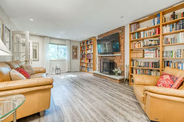 Aurora, ON L4G 5C3,267 Aurora Heights DR