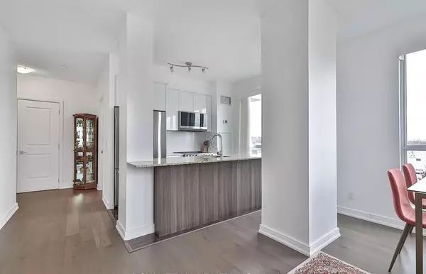 Richmond Hill, ON L4C 1V5,9205 Yonge ST #308