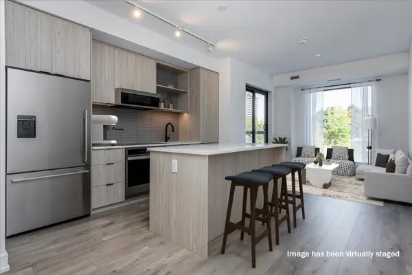 Barrie, ON L4M 0L7,185 Dunlop ST E #517