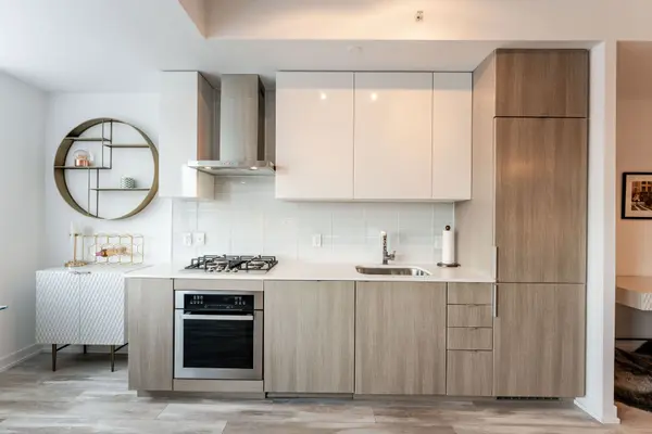 Toronto W01, ON M6R 0A7,38 Howard Park AVE #219