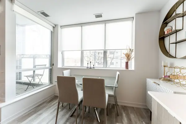 Toronto W01, ON M6R 0A7,38 Howard Park AVE #219