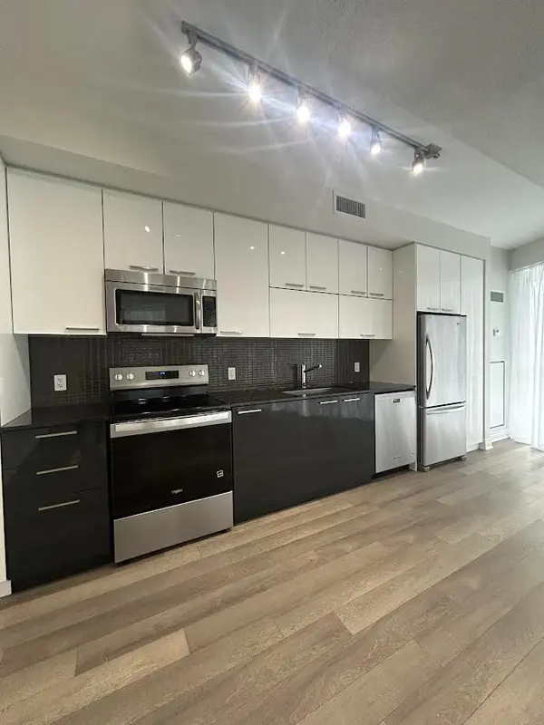 Toronto W06, ON M8V 0A3,80 Marine Parade DR SW #606