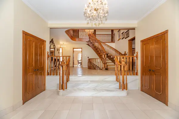 55 Wallasey AVE, Toronto W05, ON M9M 1E1