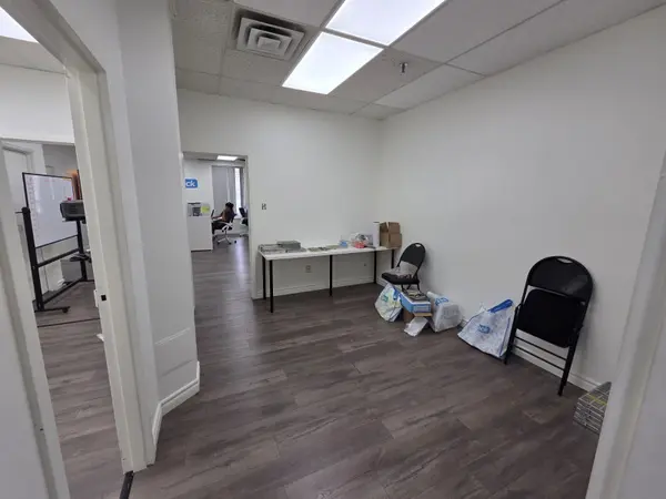 215 Traders BLVD E #18, Mississauga, ON L4Z 3K5