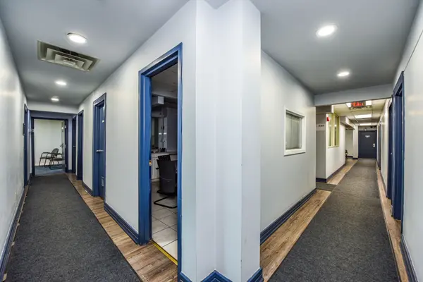 Brampton, ON L6T 1A2,1300 Steeles AVE E #218