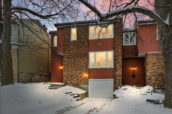 12 Bayside Private, Billings Bridge - Riverside Park And Area, ON K1V 9R3