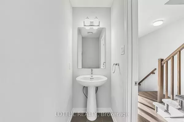 Barrhaven, ON K2J 6H3,310 Parnian Private