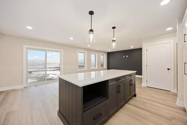 Plympton-wyoming, ON N0N 1T0,656 Ketter WAY