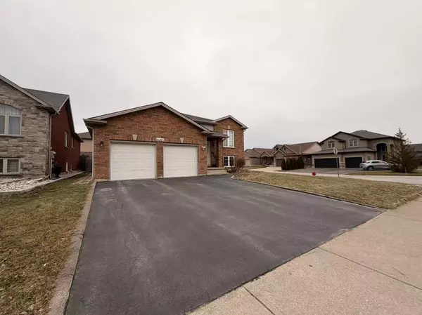 Niagara Falls, ON L2H 0B5,8483 GLAVCIC DR