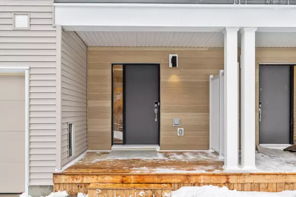 Kanata, ON K2W 0N9,812 DEMULCENT LN