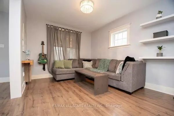 Kawartha Lakes, ON K9V 1R1,2 St. Patrick ST