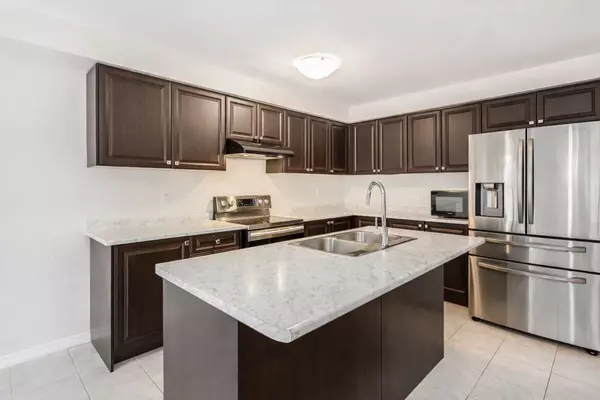 Niagara Falls, ON L2H 3S2,7760 Redbud LN