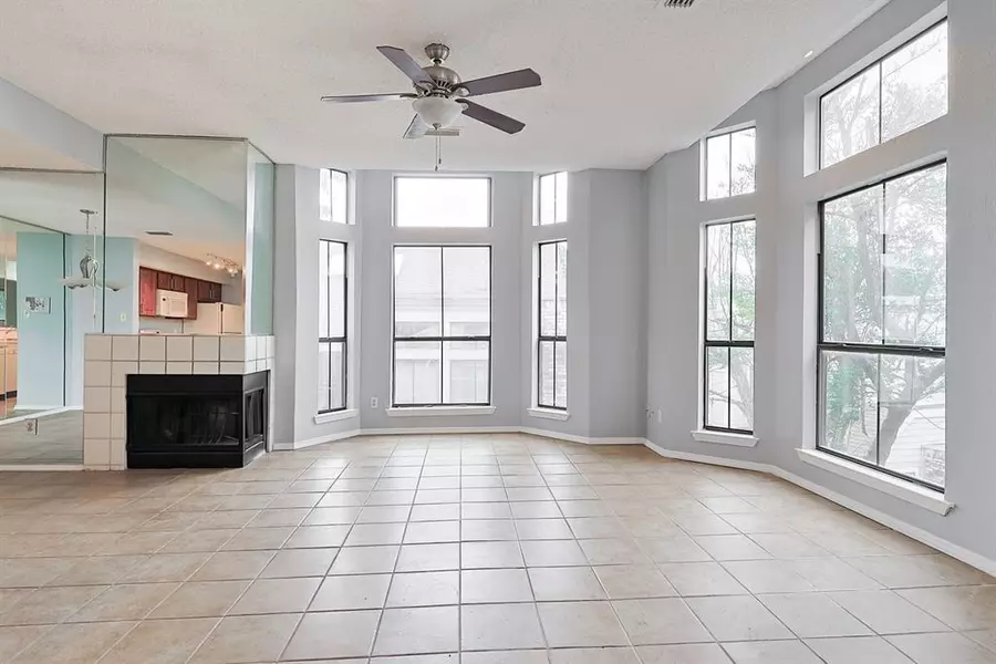 3420 Country Club Drive W #214, Irving, TX 75038