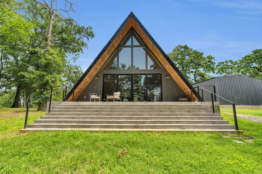 1223 Whispering Springs Drive, Tool, TX 75143