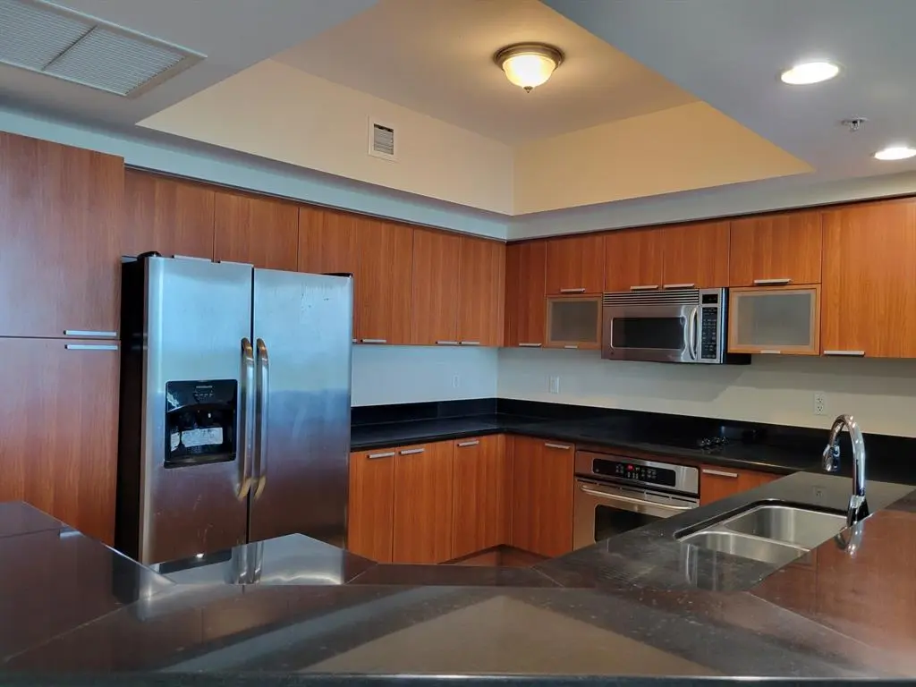 North Miami, FL 33181,15051 Royal Oaks Ln #902