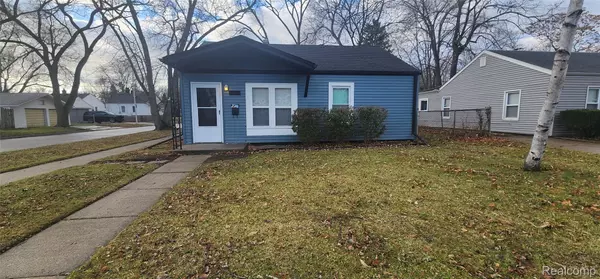 18810 Roscommon ST, Harper Woods, MI 48225