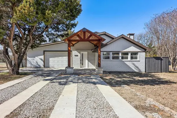 4765 Cecilia Avenue, Midlothian, TX 76065