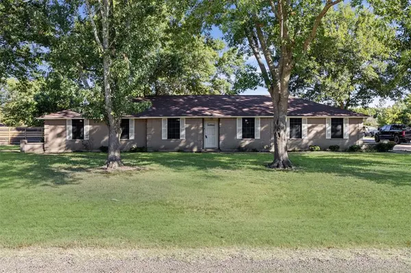 113 Hackberry Street, Oak Leaf, TX 75154