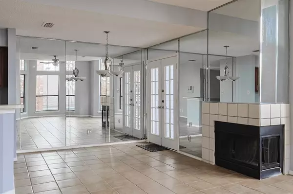 Irving, TX 75038,3420 Country Club Drive W #214