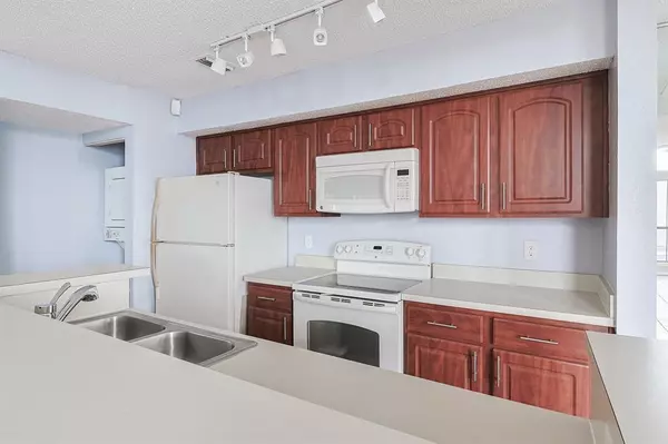 Irving, TX 75038,3420 Country Club Drive W #214