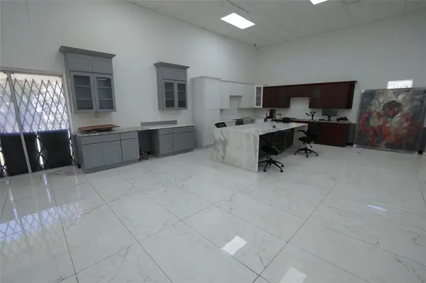 Dallas, TX 75220,10830 Composite Drive