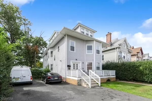 East Orange City, NJ 07017,11 Carlton St