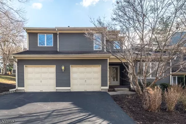 13 Greenbriar Ln, Clinton Twp., NJ 08801