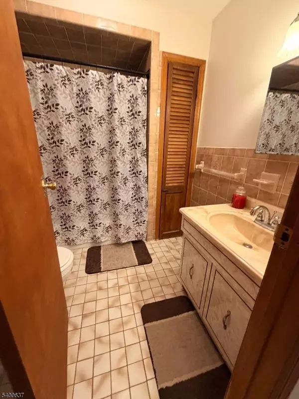 Clifton City, NJ 07013,120 Fenner Ave