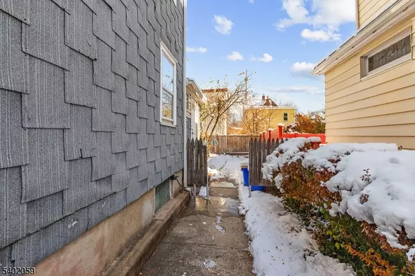 Bloomfield Twp., NJ 07003,33 Oak St