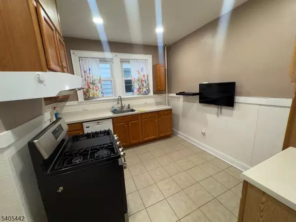 Elizabeth City, NJ 07202,742 Pennington St