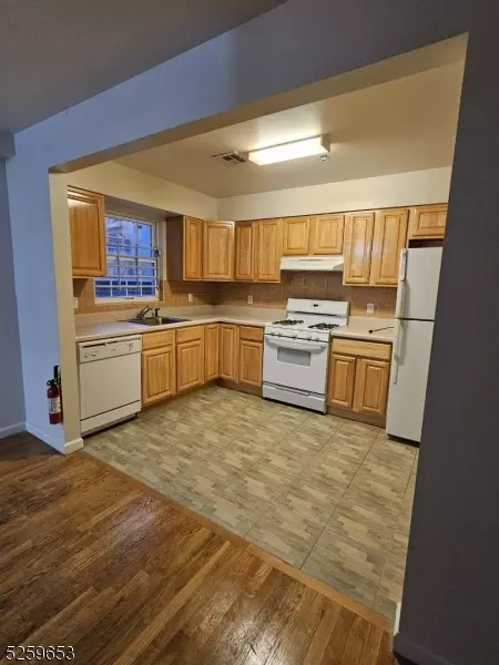 1042 Bergen St #2R, Newark City, NJ 07112