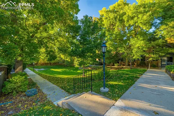 Littleton, CO 80120,1419 W Lake CT