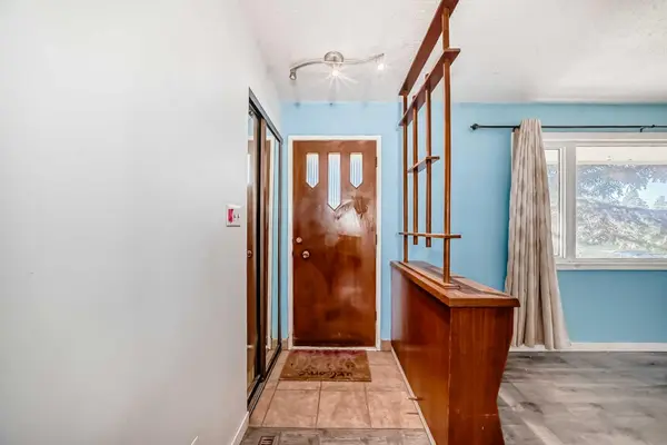 Calgary, AB T2H 1W3,808 Avonlea PL SE