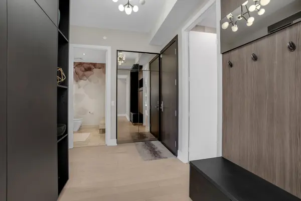 Toronto C02, ON M4W 0B1,1 Yorkville AVE #5405