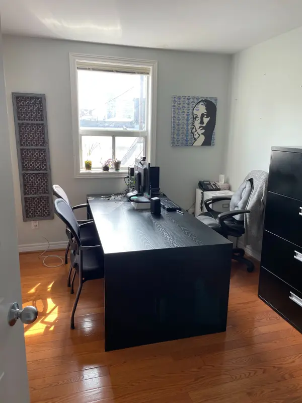 Toronto C03, ON M6C 1A6,596 St. Clair AVE W #Floor 2