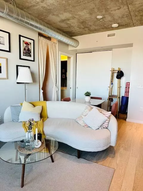 Toronto C08, ON M5A 0M4,170 Bayview AVE #2705