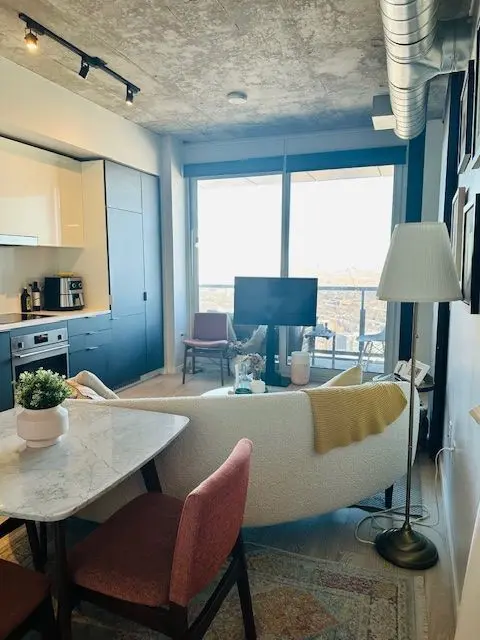 Toronto C08, ON M5A 0M4,170 Bayview AVE #2705