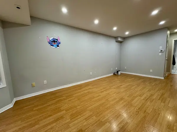 Toronto E11, ON M1B 5Z2,19 Rosebank DR #2105