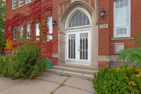 Oshawa, ON L1G 4S9,202 Simcoe ST N