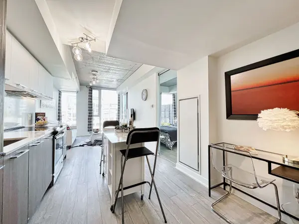 Toronto E01, ON M4M 0E8,30 Baseball PL #721