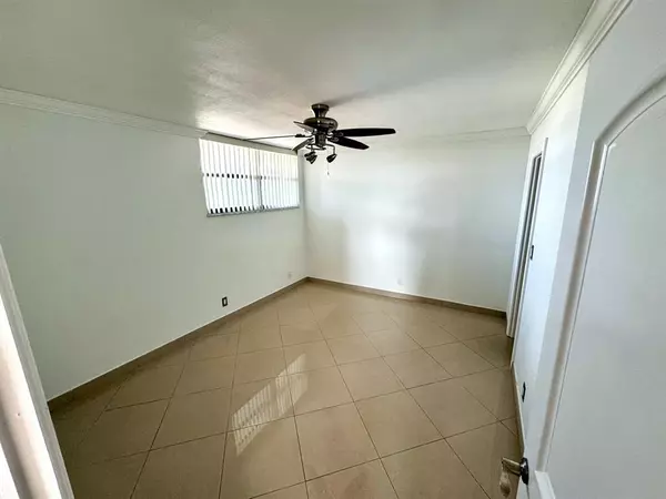 Fort Lauderdale, FL 33308,4800 Bayview Dr #406